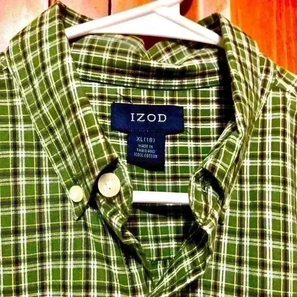 Boy’s Izod Button down - XL / 18